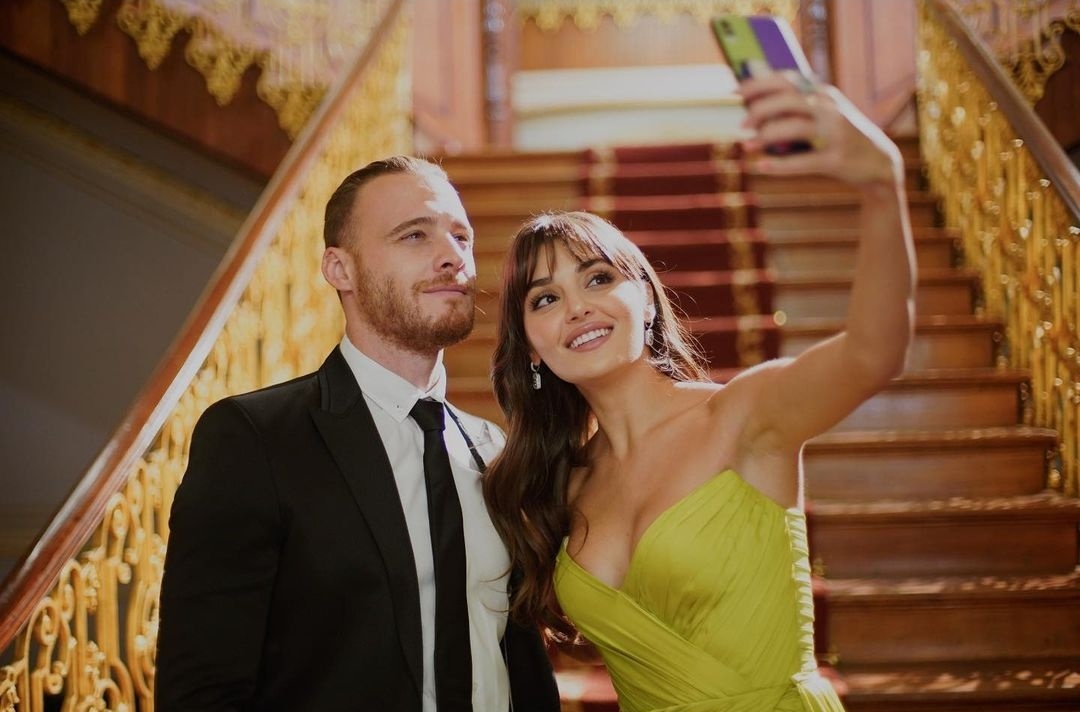 kalpten gitmeye hazır mıyız
#SenÇalKapımı #EdSer #YazSezonu
#HandeErçel #KeremBürsin