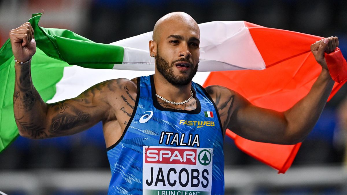 poliziadistato's tweet photo. La freccia delle #Fiammeoro👮‍♂️ #MarcellJacobs vola ⚡⚡sui 100 metri del meeting internazionale di Savona e mette la firma sul nuovo record italiano con il crono ⏱ di 9"95 entrando nella storia dell'atletica come secondo azzurro di sempre ad abbattere il muro dei 10 secondi 👏👏 https://t.co/7RjwTId8bw