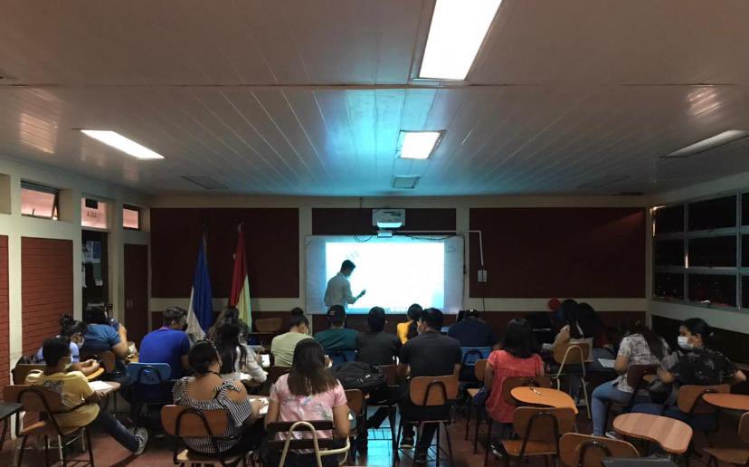 A través del programa de acompañamiento integral, la Vicerrectoria Académica, el CUUN y Vida Estudiantil impartieron el Reforzamiento Académico de Analgesia y Anestesia Local en Odontología a estudiantes de la carrera de Odontología.
#VidaEstudiantil