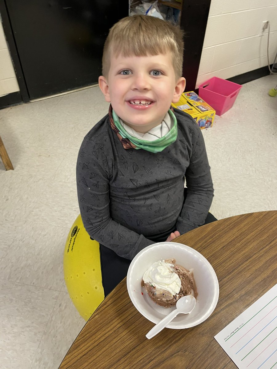 AnnaSledge's tweet photo. I scream you scream, we all scream for ice cream!! Another fun day in kindergarten... @MES_Mustangs https://t.co/lEaxNviz3Q