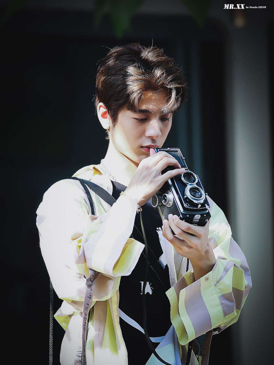 porscheult's tweet photo. น่ารักมากๆ นิสัยก็น่ารัก อยากเอาคำว่าน่ารักออกจากพจนานุกรมแล้วใส่คำว่าปอร์เช่ลงไปแทนจริงๆ

#XXSIVK #PorscheSivakorn  #TRINITY_TNT https://t.co/TciGvoEPU3