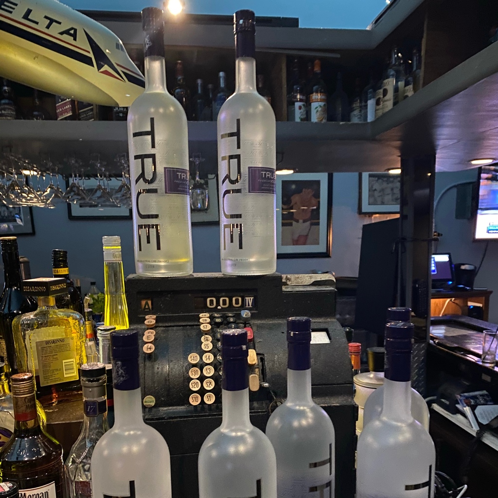 TRUE Premium Vodka tweet media