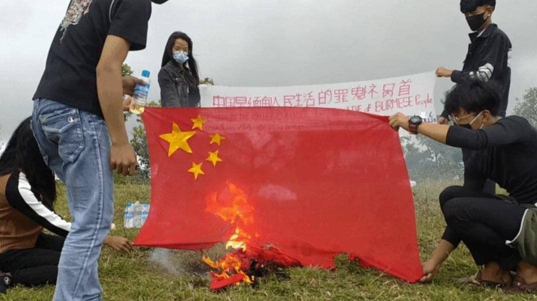 HunLin42699869's tweet photo. China, please stay out of this if you said this is internal affair. Anti CCP movement in #Mogok. #WhatsHappeningInMyanmar  #May13Coup https://t.co/GCICbb08aF