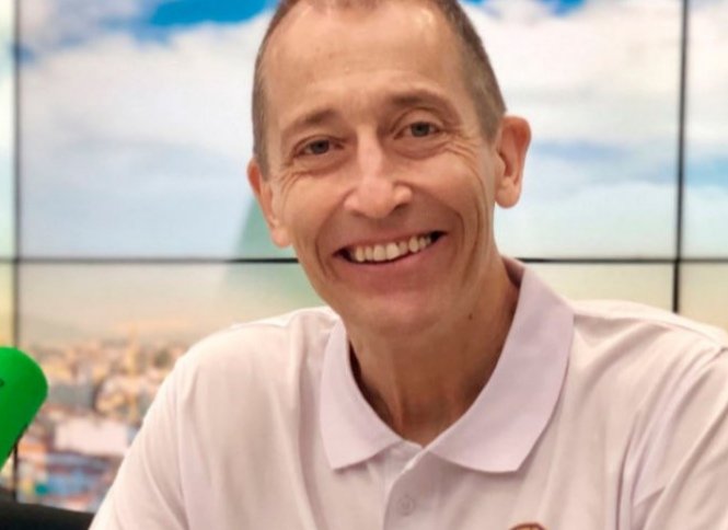 4CuartosOC's tweet photo. 👉 Informa @mundodeportivo (@josehuguet @Chusperez) de los planes de la #EuroLeague de crear una Liga cerrada.

#Debate  @jluisllorente y Pepe Catalina en #4Cuartos @OndaCero_es

"La avaricia rompe el saco"

"Cobardía de los grandes clubs`

#podcast 🔝🏀

https://t.co/2JplSes3F7 https://t.co/ISBv4MbSRb
