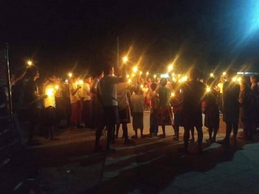 oga_tsuki's tweet photo. Tw // light Amyint lan village, Monywa residents staged a candlelight vigil for fallen heroes of the revolution. #WhatsHappeningInMyanmar  #May13Coup https://t.co/CKBIZSVmvM