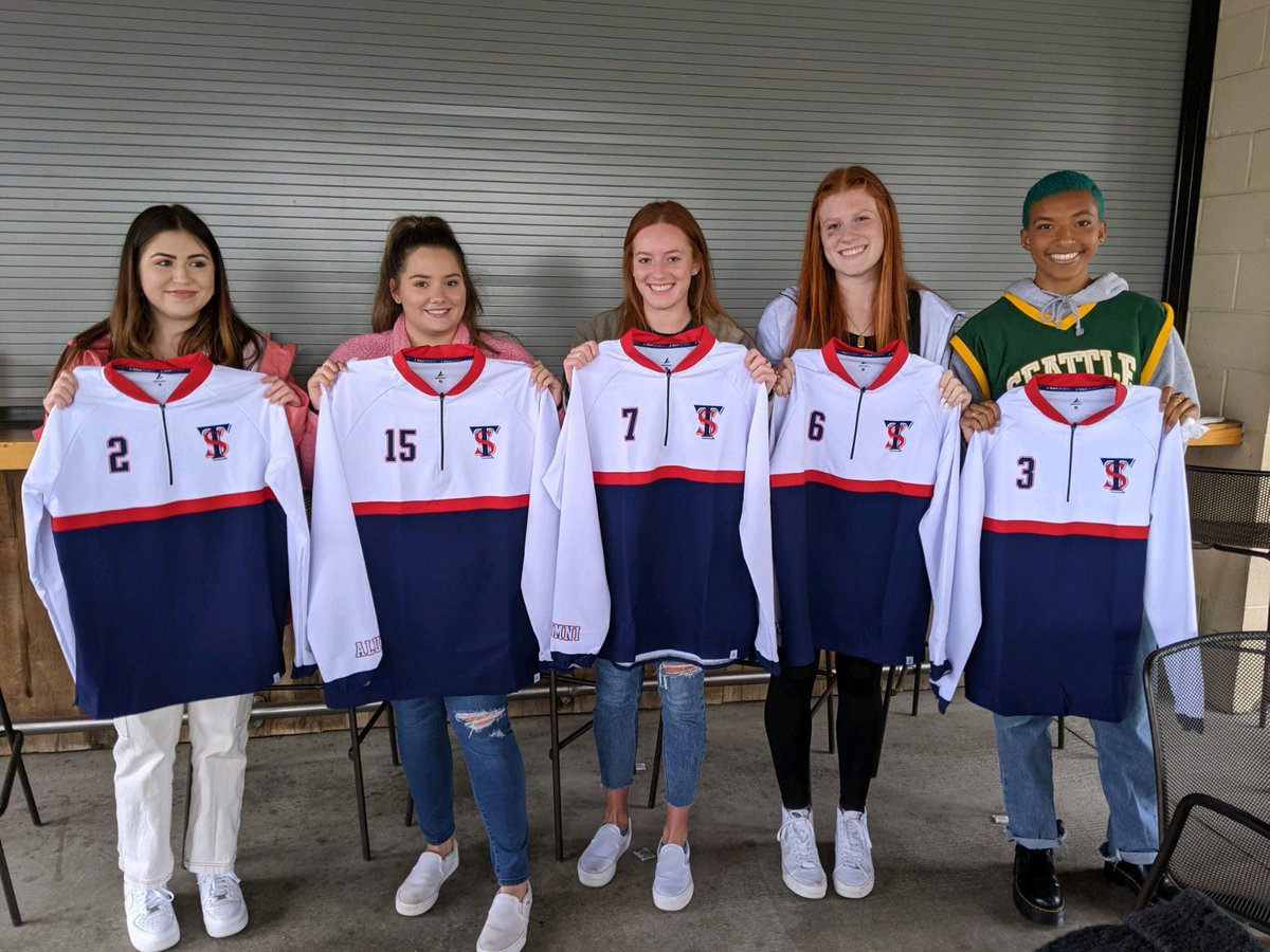 KristanLeigh04's tweet photo. The newest members of FTS VB Alumni. I’m so proud of you ladies! I cannot wait to see you grow in your next chapter. Thank you for making my job easy. 
#FTSVB #FTSalumni 
@kara_walker7 @ugh_its_morgan @MiaGArnold @FTSATHLETICS Someone tag Anastasia, Tay Tay, and KeOnna! https://t.co/6GMlI8i68f
