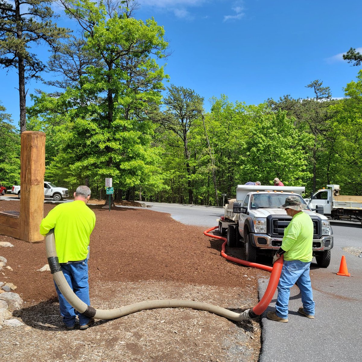 MassVillageFEC's tweet photo. Big shout out to our stellar Maintenance department for their wonderful spring cleaning: new mulch, wood chips, trimming, etc.

#MaintenanceRocks 
#SpringCleaning 
#Beautification https://t.co/42X2OAj9Y7