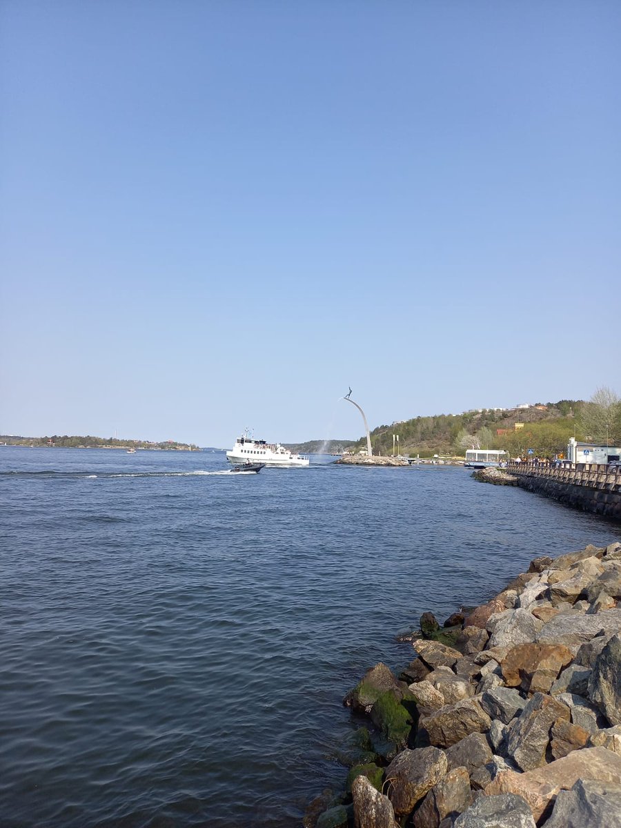 pRUSZKIEWICZ's tweet photo. W czwartek 13 maja w końcu jest prawdziwa i ciepła wiosna, święto Wniebowstąpienia Pańskiego czyli w 🇸🇪 dzień wolny od pracy. Początek długiego weekendu i możliwość odwiedzenia przepięknego rezerwatu #Nacka oraz bulwaru #Nackastrand .
#Stockholm https://t.co/GAWgDVEKDM