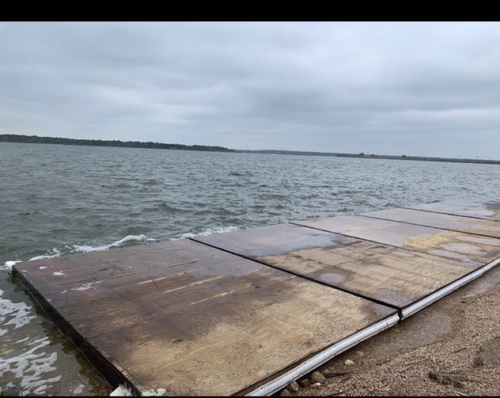 Alliekkat24's tweet photo. Seeing pictures of where @Big12Conference rowing is usually hosted vs where it is being hosted this year makes you wonder if they care about providing their athletes with the best course possible or just catering to one school? https://t.co/9TxTN7wKOS