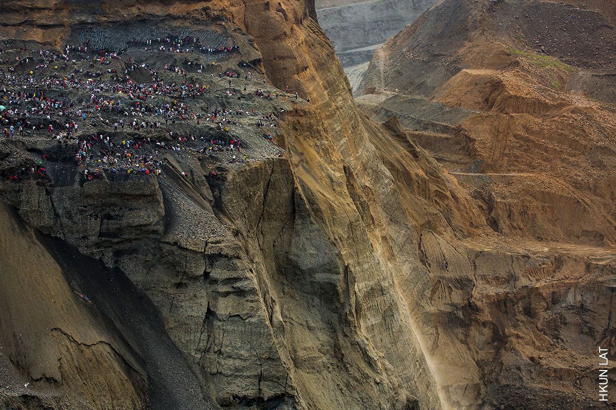 We’re sharing work by #WPPh2021 Photo Contest winner <a href="/hkun_lat/">Hkun Lat</a> on our Instagram account this week. Discover his projects, shedding light on contemporary issues in Myanmar:  bit.ly/2Fg1ZNV