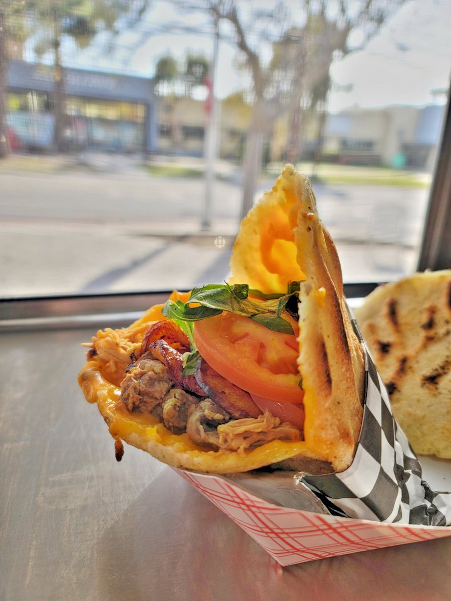 FoodtruckPana's tweet photo. Today at 2738 mission st
From 11: 30 am to 7pm
Doordash available
UberEATS available
To go orders 5303406656
.
#SANTACRUZBOARDWALK #SANTACRUZ #FOOD #FOODTRUCKS #AREPA #VENEZUELANFOOD #CALIFORNIA #WATSONVILE #CAPITOLA #APTOS #SCOTSVALLEY #LATINFOOD #LATINO #LATINA #AREPAS #PANA https://t.co/xE8iDrT6kq
