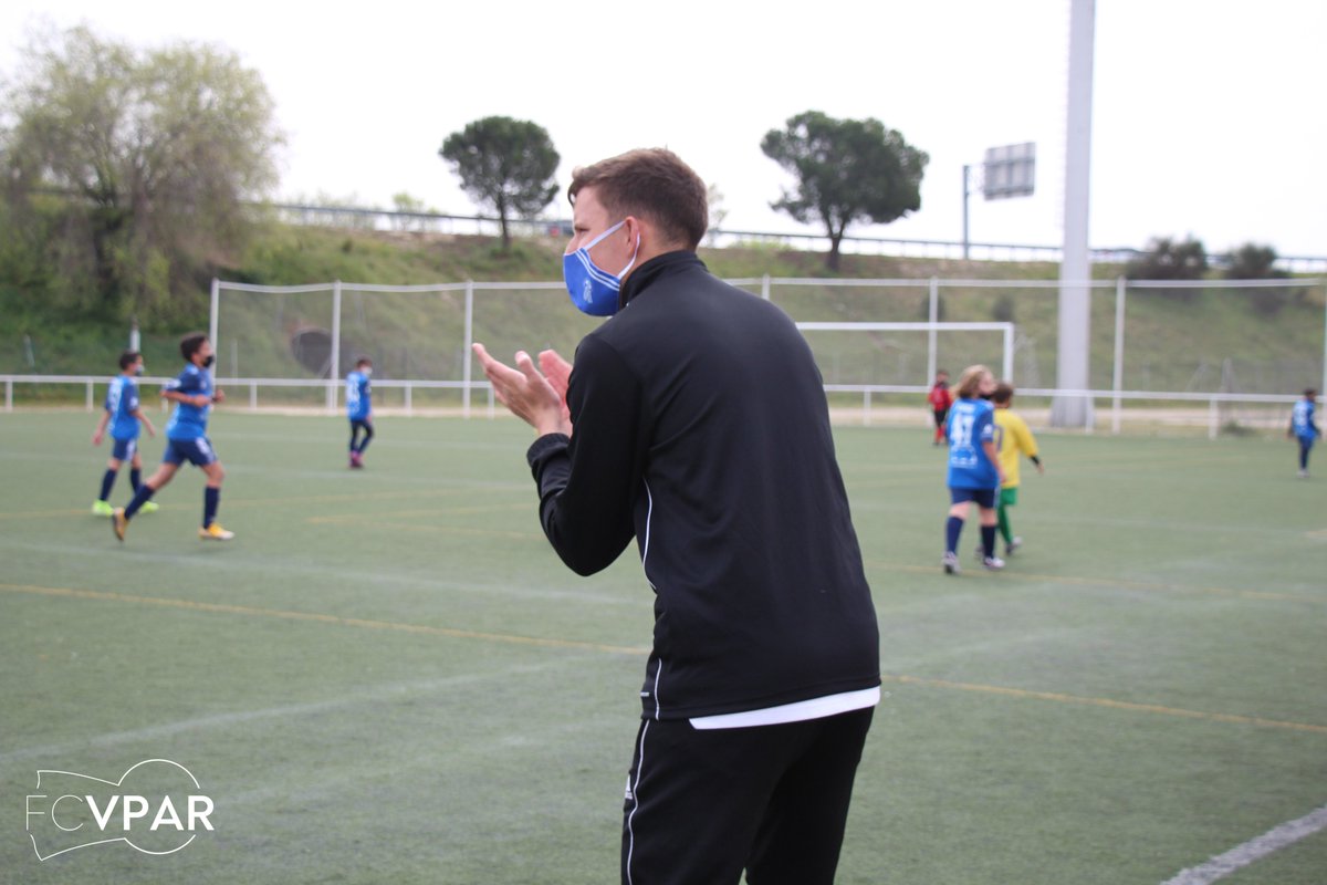 FCVPAR's tweet photo. Orgullosos de todos y cada uno de nuestros entrenadores 🔵⚪️ #FamiliaBlanquiazul ⚽️💙

#DiaInternacionalDelEntrenadorDeFutbol https://t.co/Cp0iTYzgMa