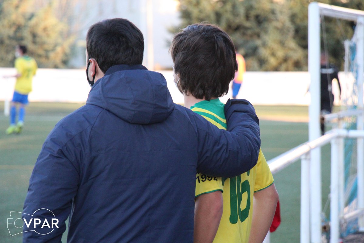 FCVPAR's tweet photo. Orgullosos de todos y cada uno de nuestros entrenadores 🔵⚪️ #FamiliaBlanquiazul ⚽️💙

#DiaInternacionalDelEntrenadorDeFutbol https://t.co/Cp0iTYzgMa