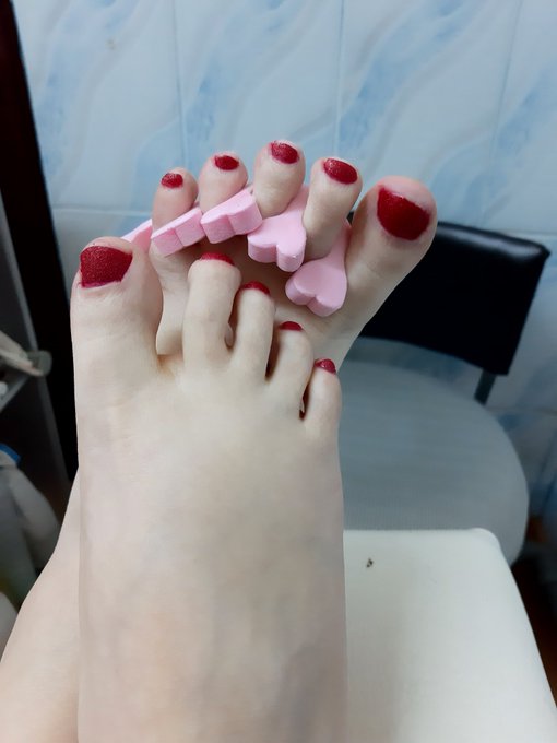 Made my nails today. Aren't they cute? ❤ https://t.co/NneHn7BP3C  #onlyfans #model #sexy #sex #Feet #FOOTFETİSH<a href="/tag/model"class="tags"><span>#model</span></a><a href="/tag/sexy"class="tags"><span>#sexy</span></a><a href="/tag/sex"class="tags"><span>#sex</span></a><a href="/tag/footfetish"class="tags"><span>#footfetish</span></a><a href="/tag/feet"class="tags"><span>#feet</span></a><a href="/tag/red"class="tags"><span>#red</span></a><a href="/tag/onlyfans"class="tags"><span>#onlyfans</span></a>