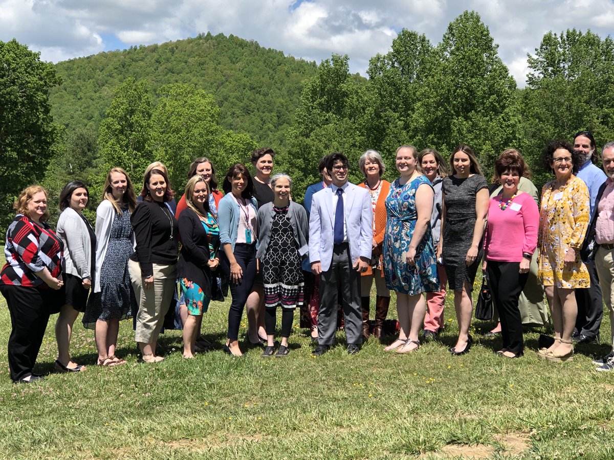 WeAreEdneyville's tweet image. Celebrating HCPSNC teachers of the year ⁦@HCPSNC⁩ #amazingeducators