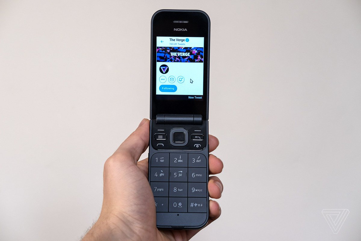 Nokia’s nostalgia-invoking 2720 Flip is coming to the US on Verizon