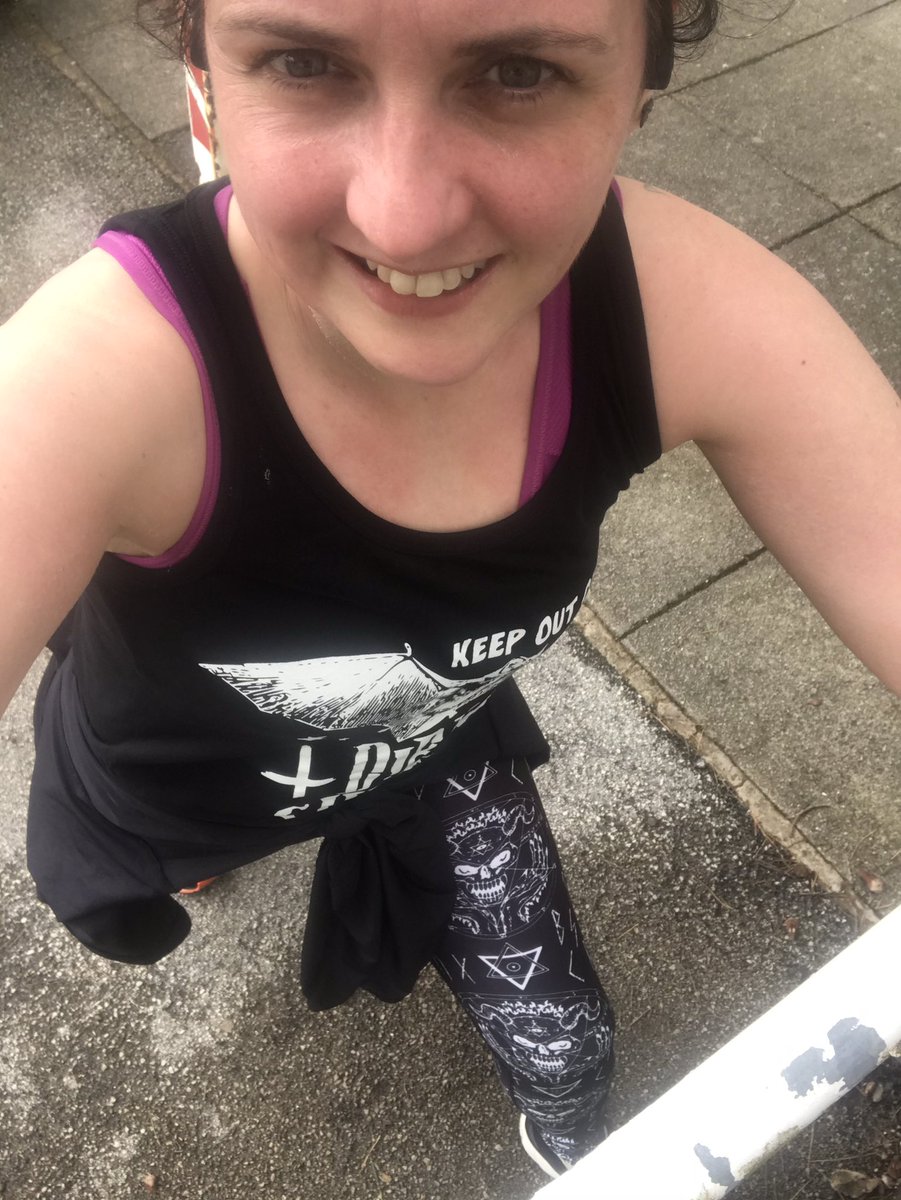 Rachelstevens81's tweet photo. Lovely run at lunch. Was having a stressful day so decided to get out of the office. I felt so much better after my run #MentalHealthAwarenessWeek #MentalHealthAwarenessWeek2021 #runners #runnersoftwitter #run #runhappy #runhappynorth https://t.co/kiGJj41jRO