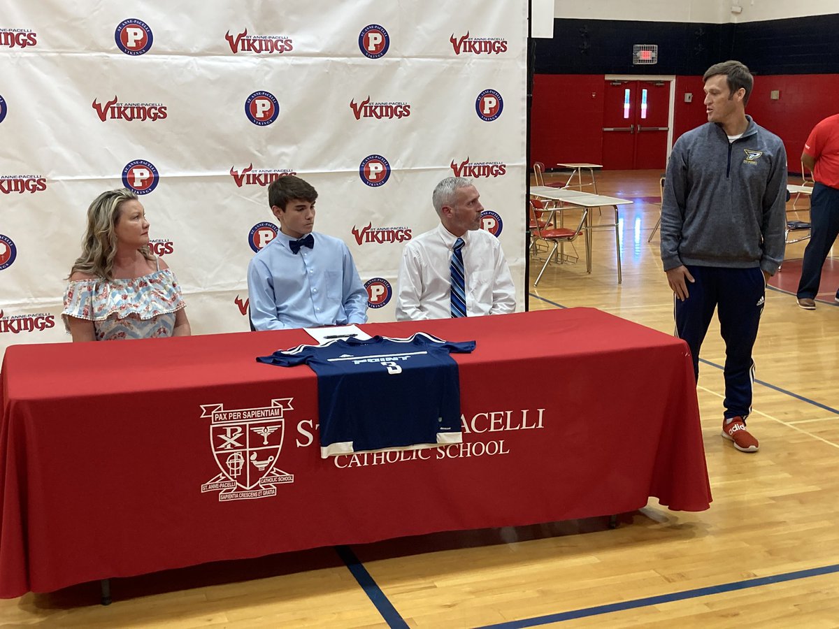 rexcastillotv's tweet photo. Big signing day at @StAnnePacelli as 3 Vikings sign the dotted line on their scholarships! Gabriel Flemming &amp; David Hernandez head to @PointSkyhawks soccer. While Pierre Summers heads to Concordia (Wisconsin) to play football and basketball. @WRBLSports @RecruitGeorgia https://t.co/kyhirL9cjF