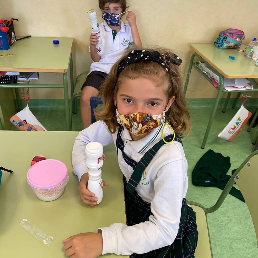 Colegio Diocesano Juan XXIII (@cdpjuanxxiii) on Twitter photo #PrimerodePrimaria | CLASE DE MÚSICA
Hemos hecho maracas con material reciclado.
¡Qué bien lo hemos pasado y cuánto hemos aprendido!🎊🎈🎵
<a href="/fvictoria_es/">Fundación Victoria</a>
#ColegiosDiocesanos
#PoryParaTideCorazón #PrimerodePrimaria | CLASE DE MÚSICA
Hemos hecho maracas con material reciclado.
¡Qué bien lo hemos pasado y cuánto hemos aprendido!🎊🎈🎵
<a href="/fvictoria_es/">Fundación Victoria</a>
#ColegiosDiocesanos
#PoryParaTideCorazón