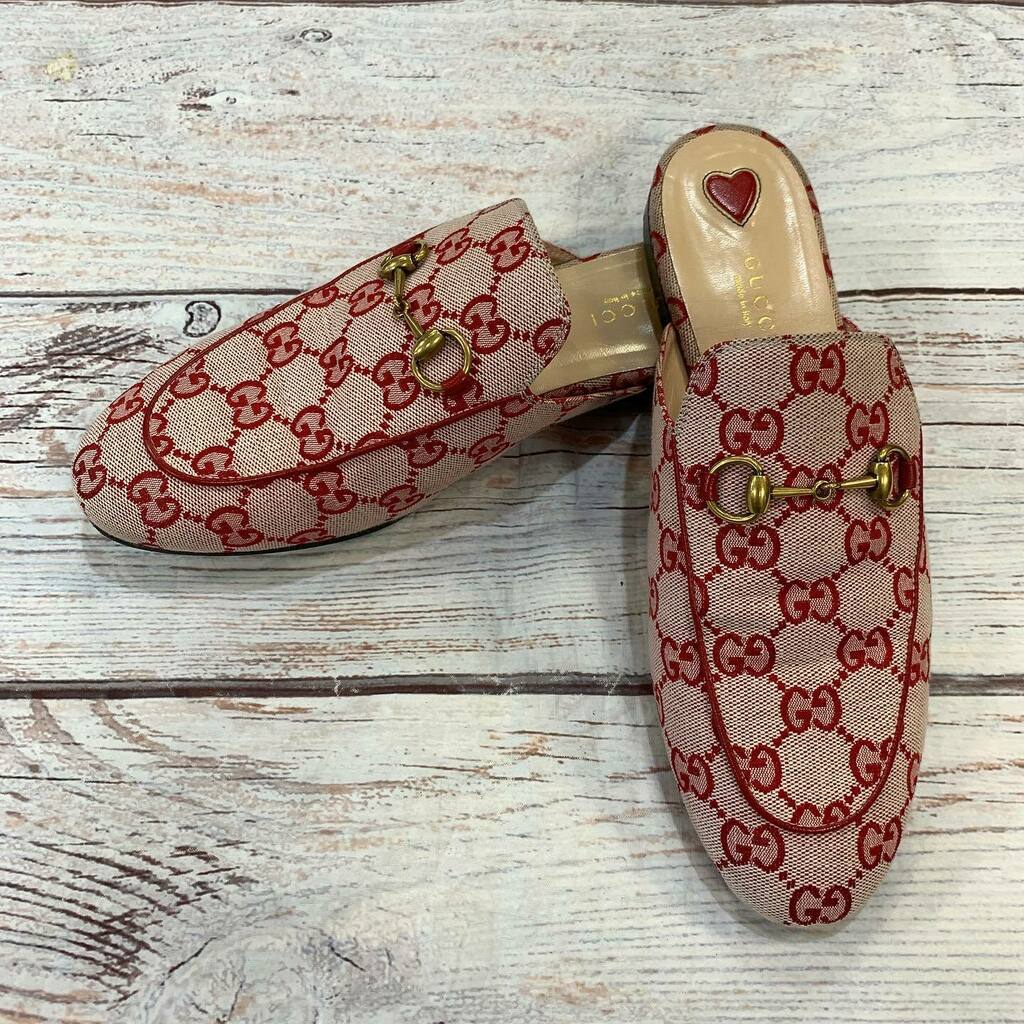 CMSpringfieldPa's tweet image. Guess what?! We now offer payment plans! Just pick Shop Pay at checkout to split your total into four easy payments!!! ❤️❤️❤️
.
GG size 9. Retail is $800, but here for $385!
.
♻️springfieldpa.clothesmentor.com ♻️ gently used resale

#resale #designerdeal… instagr.am/p/CO07mCFDxaD/