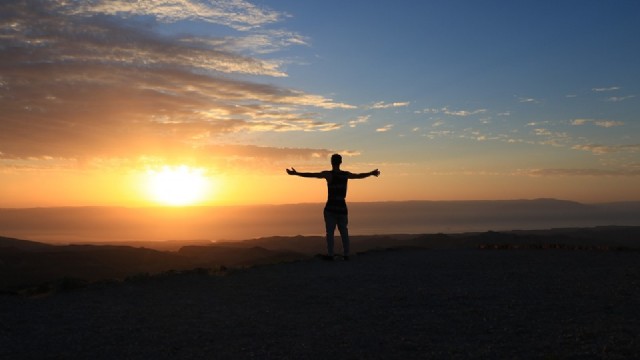 Hemelvaart = lang weekend 😅
❗Ook voor De Ochtend van KIX❗
Vrijdag een uurtje later. Vanaf 8 uur met Wim en het weerbericht om 8u30 met onze superfijne beste vriend 😘 <a href="/GeertNaessens/">Geert Naessens</a>