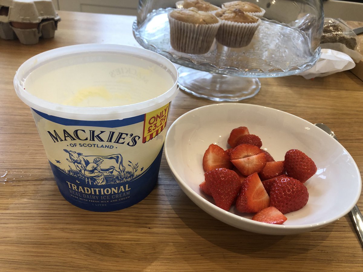 Scottish ice cream and Scottish strawberries 🍓- summer is almost here 😬