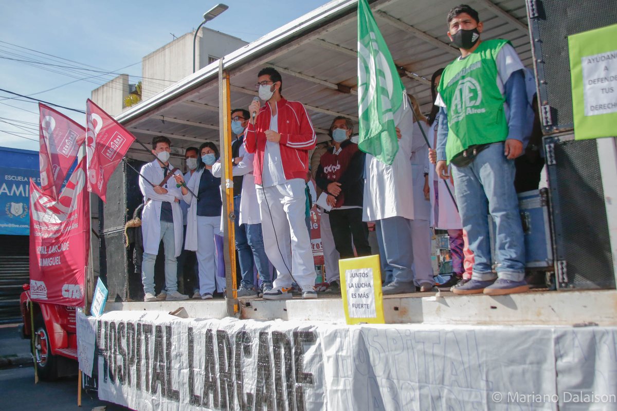 m_dalaison's tweet photo. Trabajadores del Hospital Larcade realizan un paro de 72hs a mas de 100 días de lucha sin ser recibidos por el intendente de San Miguel @jaimemendezh @LarcadeUnidos https://t.co/qKEzodmW9Y