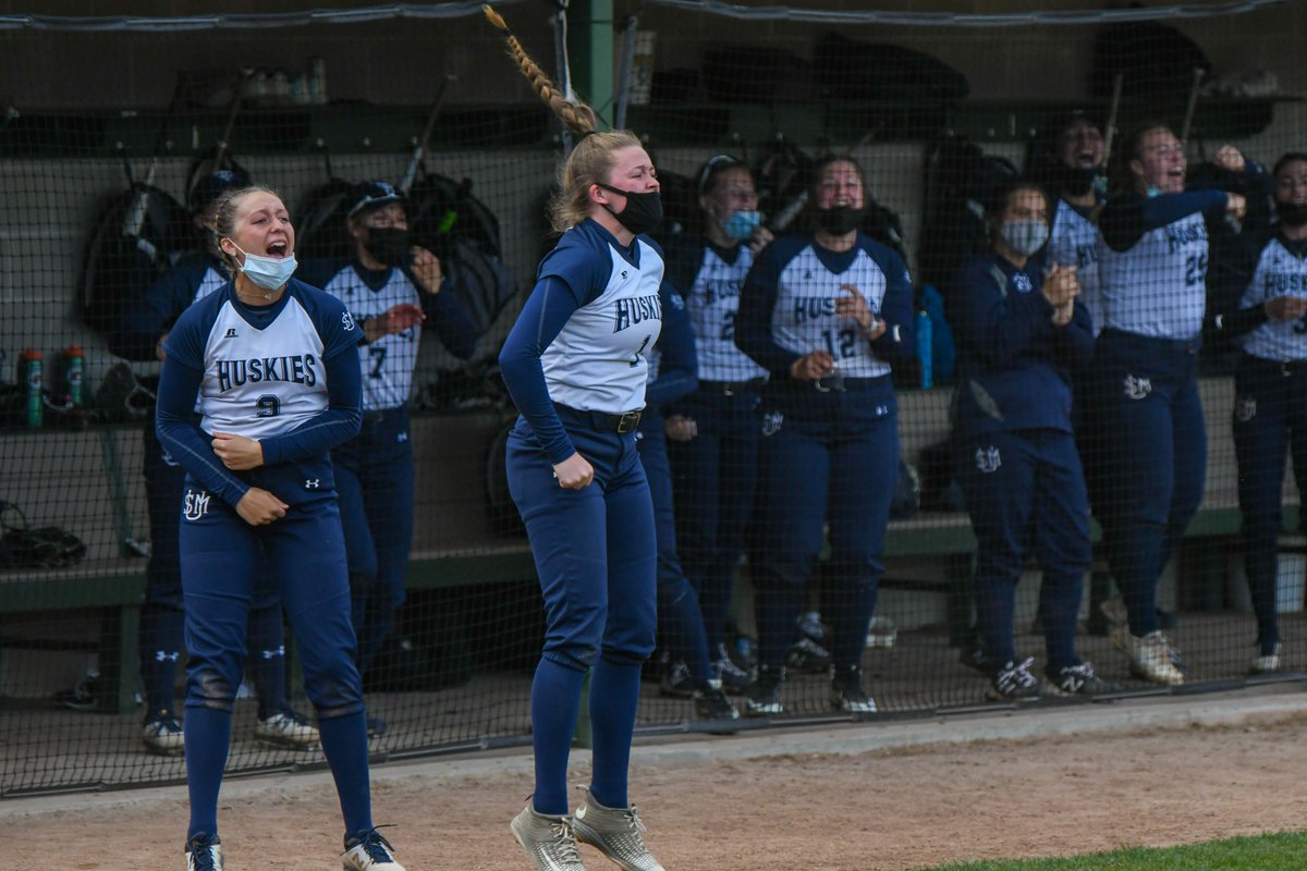 usmhuskies's tweet photo. TIE GAME! Sam Hauck crushes a two-run double, scoring Shields and Scott, to tie the game at 2-2! #GoHuskies #LeadThePack #LECsb #LECchamps #NCCAD3 https://t.co/IwhFxpyRrY