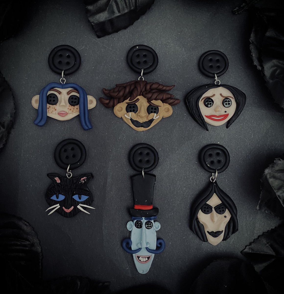 as heavily requested, you can now order single pieces on my website to mix and match 🖤💙🪡