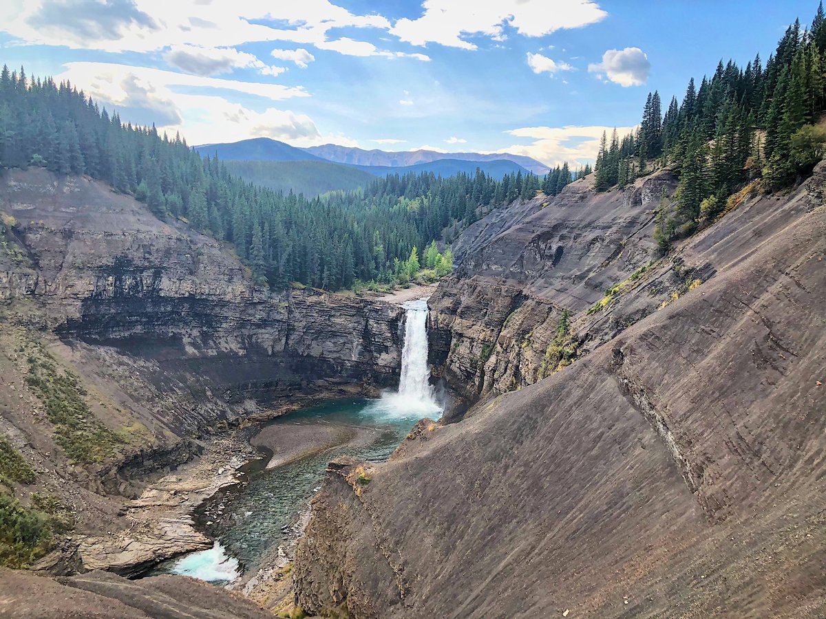 outandacross's tweet photo. NEW BLOG: I really enjoyed spending time at #RamFalls last year. Is it just me, or is this campground a bit underrated? I mean, itβs got a 20-metre tall waterfall! Maybe an option for you this summer? https://t.co/vL9jsgPLxQ @Albertaparks #campingseason #exploreab #explorecanada https://t.co/uZBGF1j9Ai