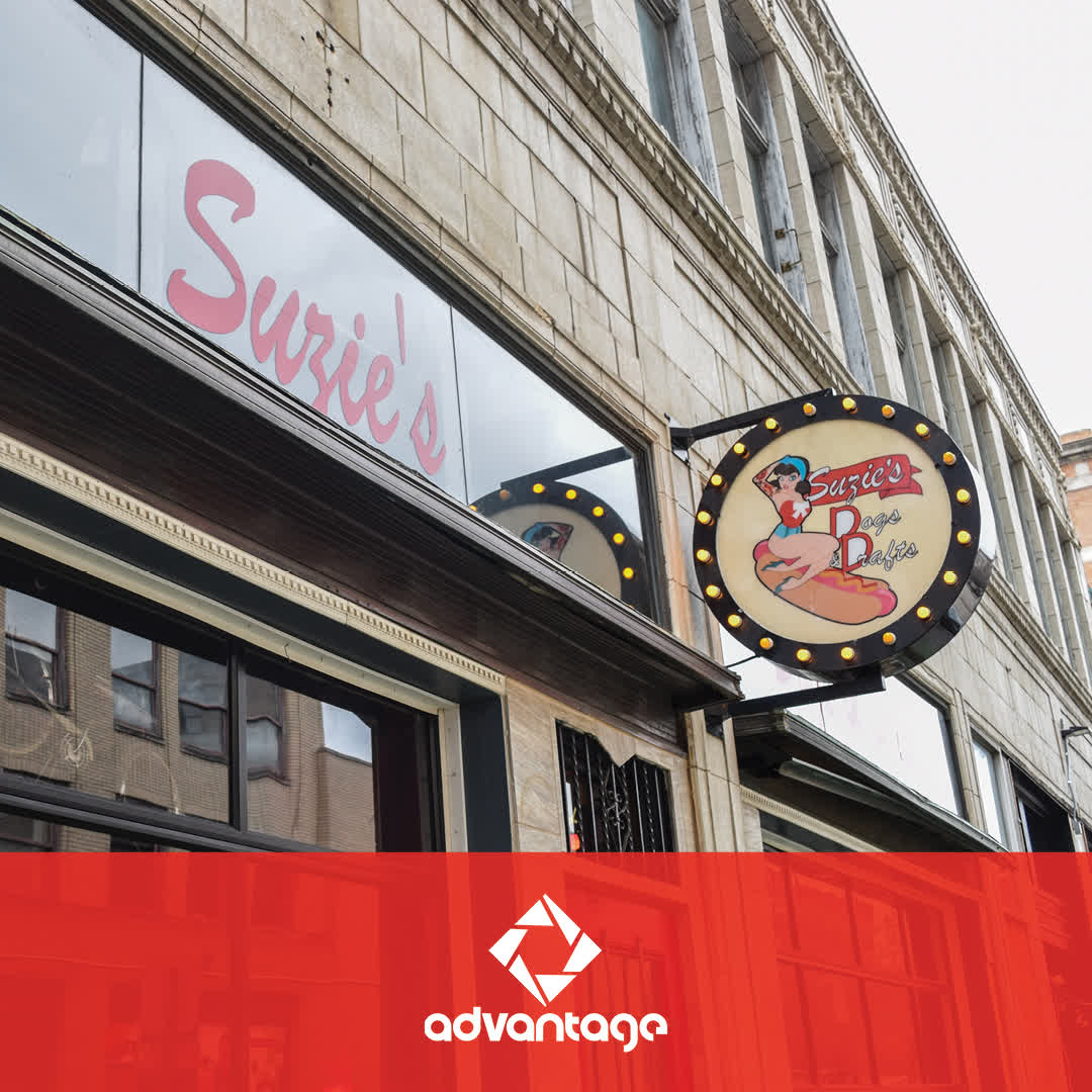 AdvantageMTeam's tweet photo. Have you checked out the revamped Phelps alleyway? Grab a dog &amp; a brew while you’re down there 🌭 #downtownyoungstown #cityofyou https://t.co/3WnPGzc0Z8