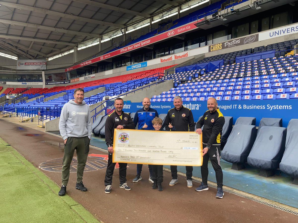 We finally got around to officially presenting our cheque to @OfficialBWCT for the charity walk we did in remembrance of the Burnden Park Disaster, many thanks for the hospitality! <a href="/OfficialBWFC/">Bolton Wanderers</a> #bwfc <a href="/DivisionPheniks/">SHOEI @ PHENIKS</a>