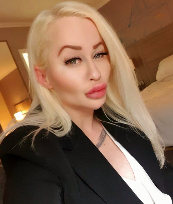 Sure my life isn't perfect, BUT my hair IS 😜 #Blondes #Perfect https://t.co/cdXmvMdUWg<a href="/tag/blondes"class="tags">#Blondes</a><a href="/tag/perfect"class="tags"><span>#perfect</span></a>