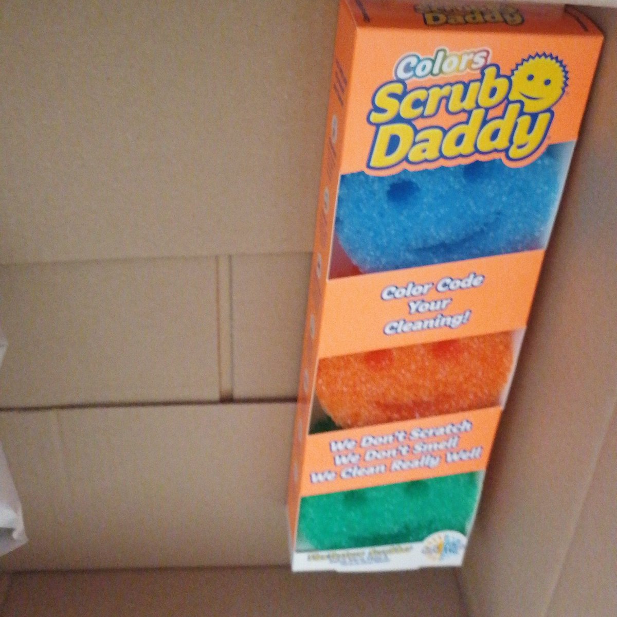 beforeandmore's tweet photo. When the amazon man comes knocking. The way I use them...
Green-outside furniture
Blue-bathroom
Orange-kitchen

Happy Thursday 🏡
@scrubdaddy_uk😊 https://t.co/fig2fPL7y5