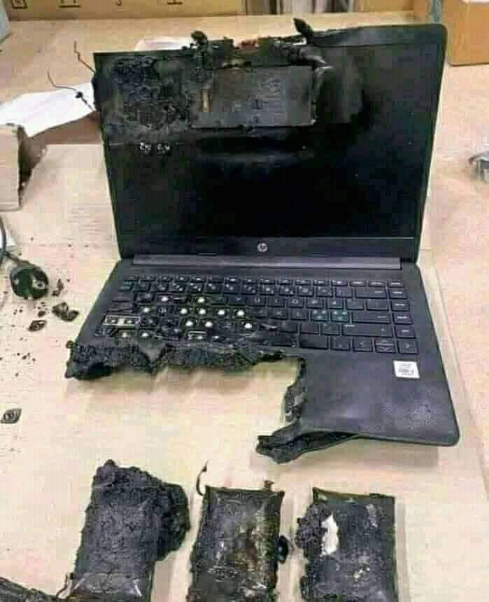 eternos974's tweet image. 🌴🙄 Qui connaît un bon réparateur ? J&apos;ai voulu overclocker la RAM de la CG sur Star Citizen, et paf ! Ça a fait des chocapics ✨🔥 #NeedHelp #ComputingTests #DiskFailure 👌 #DefragmentationWindowsXP