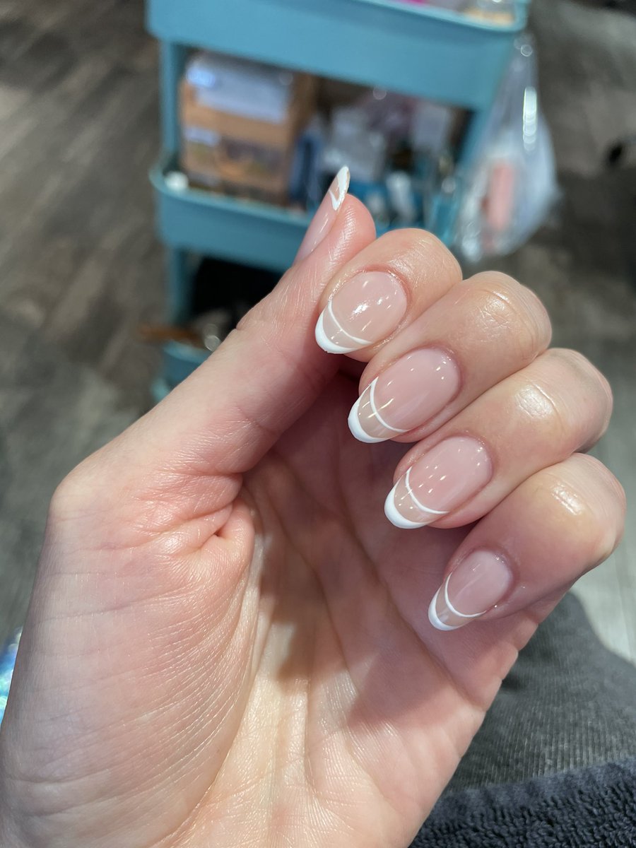 monicalsims's tweet photo. Do you guys like my 💅🏼’s? https://t.co/jEgFacnT4t