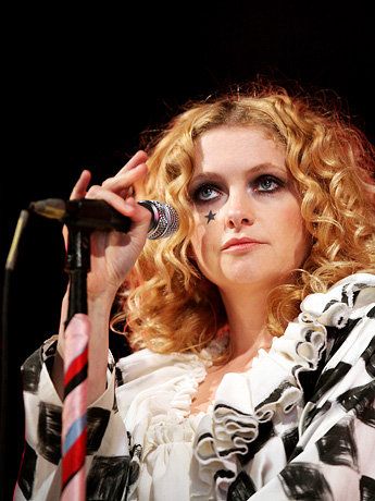 Also wanted to wish a big happy birthday to chanteuse extraordinaire Alison Goldfrapp! 