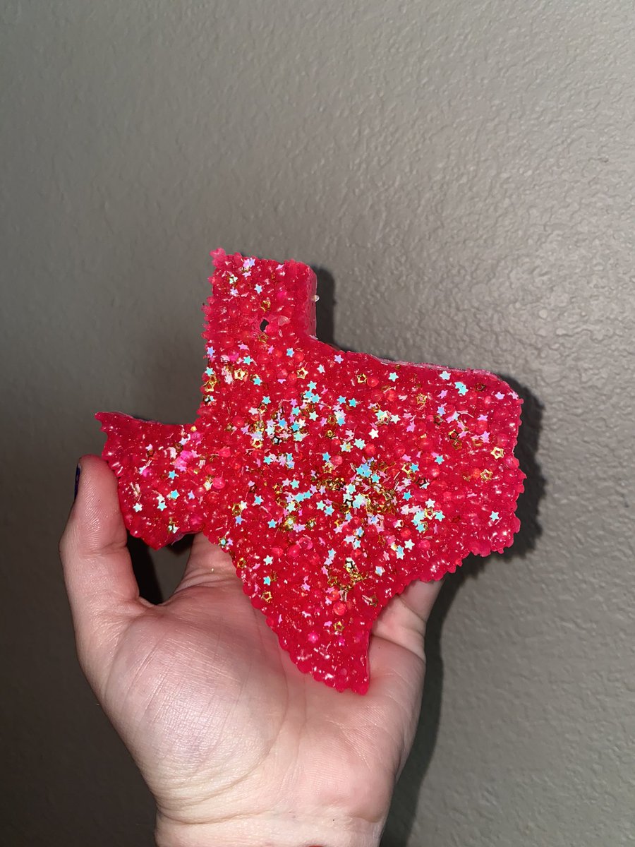 bowsbyamorie's tweet photo. Freshie sale tonight at 6 pm CST! All freshies are RTS 💗 

Did I mention they are only $5 each 🤩 

https://t.co/to4DXbHqi2 https://t.co/JX3sJQG6za
