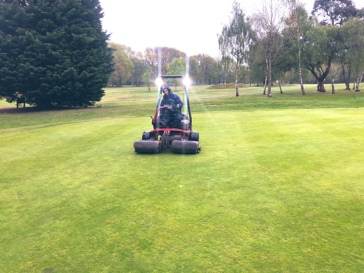 LPGCcmanager's tweet photo. A double verti-cut, cut and a roll today to combat the uneven, lateral growth and the poa seed heads. Height of cut gradually lowering. Big improvement on playing surfaces this week! https://t.co/NgAeZCRWFH
