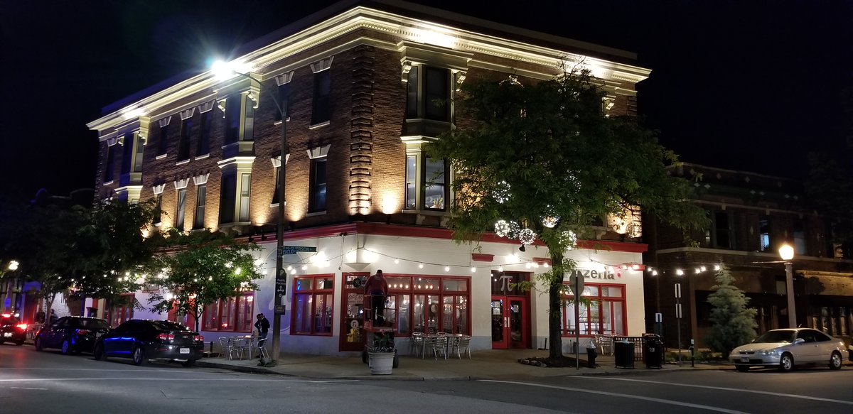 RBLDI's tweet photo. Randy Burkett Lighting Design was busy last night focusing the firm’s latest nighttime St. Louis building lighting development. The project focused on four separate buildings forming the corner of Euclid and McPherson in the City’s Central West End. @STLcwescene https://t.co/Wupus0sHOb