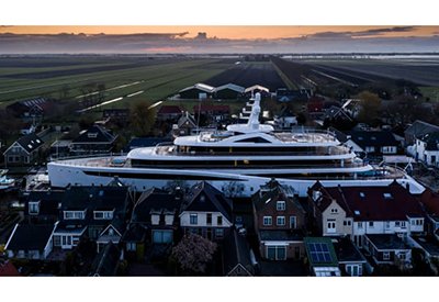 Check out this series of photographs by Tom van Oossanen, of Project 87, a 94-meter (310 feet) vessel built by Dutch shipyard Feadship!

Link ⬇ for full read and YouTube video. 🤩
bit.ly/3w3kHhR