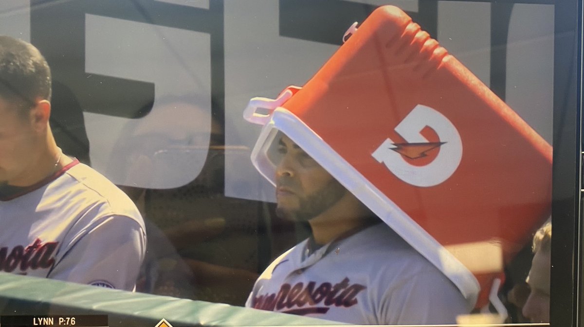 theothermegryan's tweet photo. #MNTwins get one back from Larnach coming in on a error after his double, Chicago up 2-1 in the fourth. Here’s another angle of coolergate https://t.co/Ap4mlyuhnR