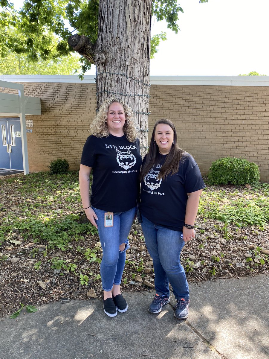 hartinsecondary's tweet photo. Couldn’t have asked for a better partner for planning our #5thblock #rechargingthepack @techylibrary so glad to have you here @ParkwoodHS_NC! #TeamUCPS @AGHoulihan @UCPSNC https://t.co/rvKQDjzjaQ