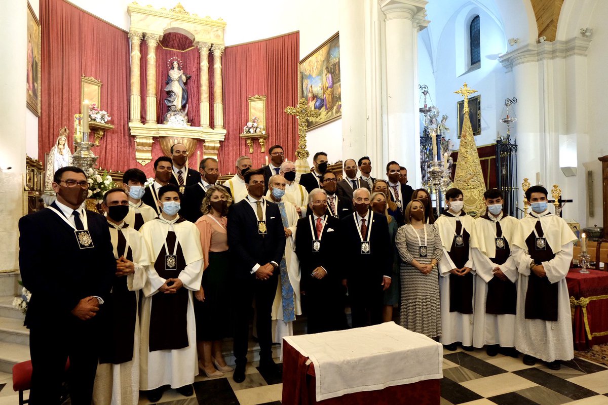 AytoHuelva's tweet photo. Deseamos una fructífera andadura a la Junta de Gobierno de la Hermandad de Nuestra Señora del Carmen, que ha tomado posesión esta tarde en la Concepción, su sede canónica, con el compromiso de seguir reavivando esta devoción en la ciudad de #Huelva https://t.co/RI4t6lLtZc