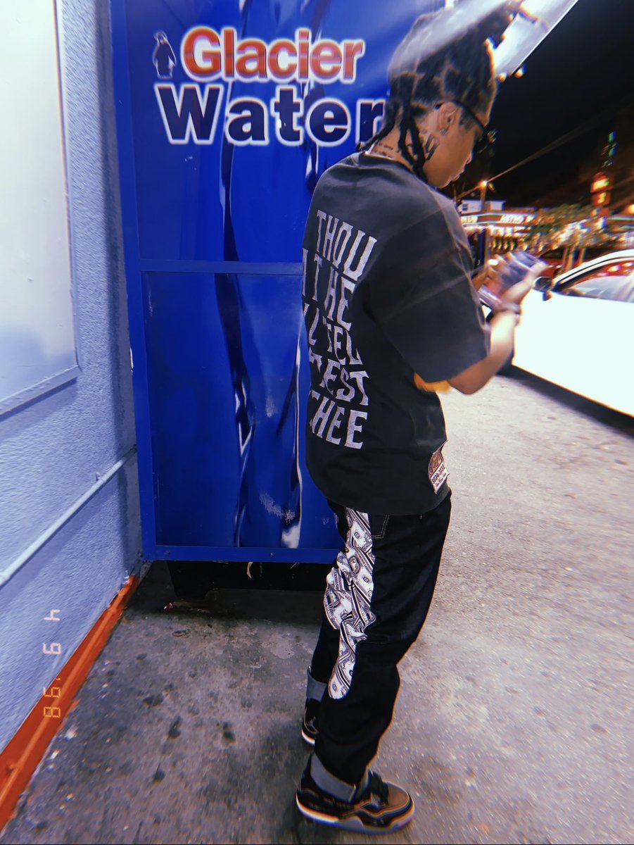 _JioVanni's tweet image. From this very moment bby.... you should believe in GOD 🙏🏾🙌🏾
#samemonth+#differentpic=#differentstate  ima smell everybody’s flowers before I ever gotta get em