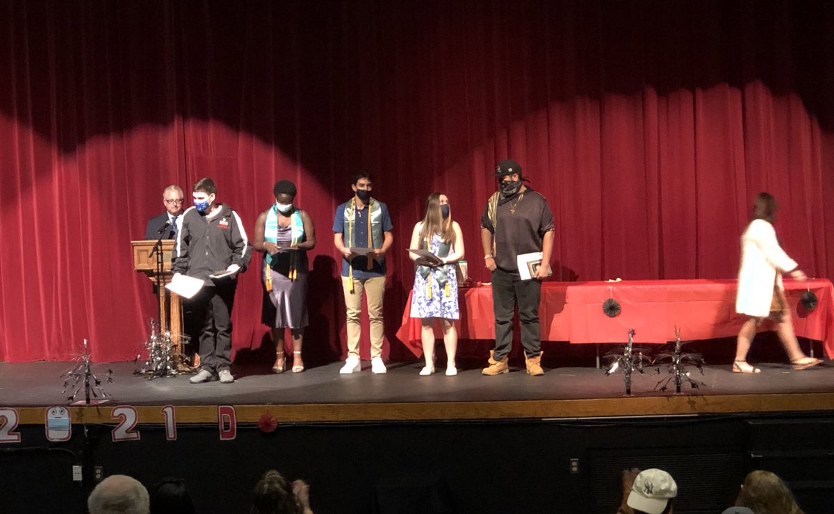 MistaCosta360's tweet photo. Amazingly inspiring Senior Awards Night! Excellence and Perseverance  on full display! #2021 https://t.co/R3dl8ha6tr