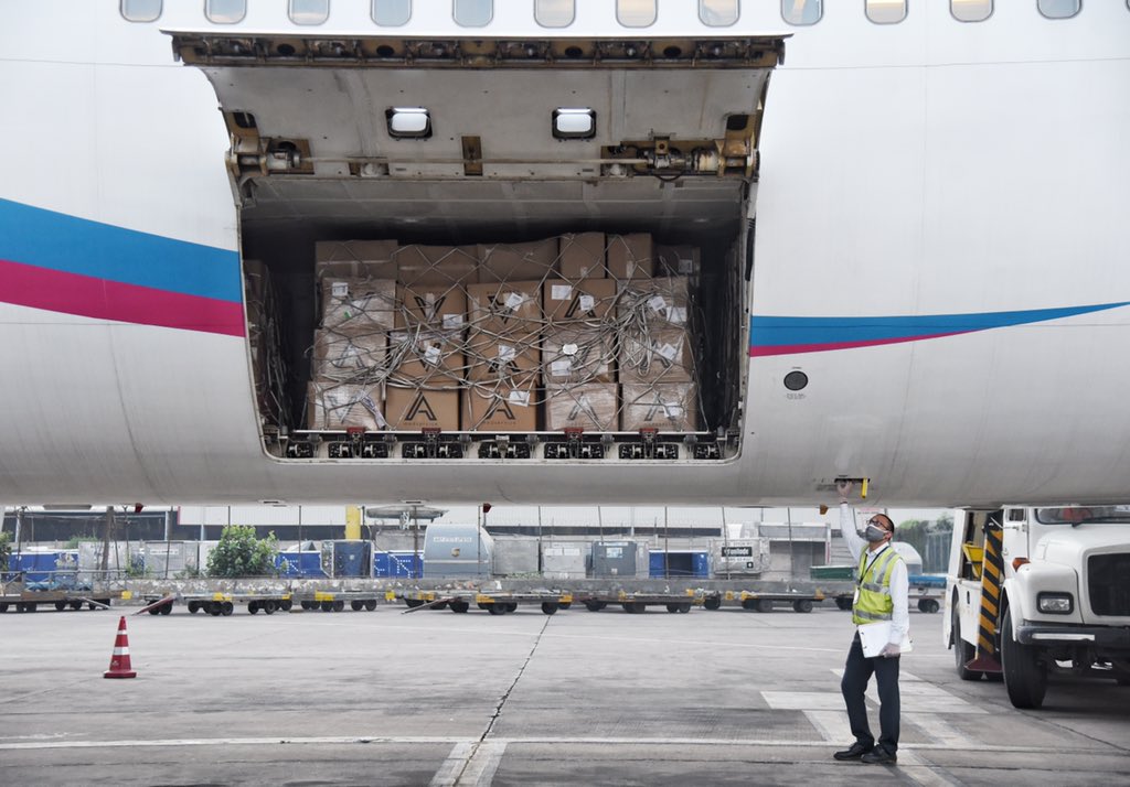 MEAIndia's tweet image. 🇮🇳🇰🇿
Further deepening our Strategic Partnership. Welcome shipment of over 5.6 million masks/respirators that arrived from Kazakhstan.