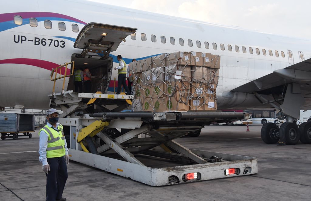 MEAIndia's tweet image. 🇮🇳🇰🇿
Further deepening our Strategic Partnership. Welcome shipment of over 5.6 million masks/respirators that arrived from Kazakhstan.