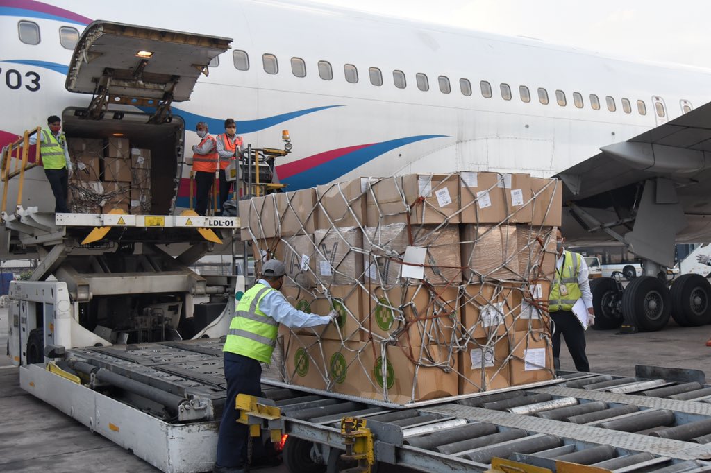 MEAIndia's tweet image. 🇮🇳🇰🇿
Further deepening our Strategic Partnership. Welcome shipment of over 5.6 million masks/respirators that arrived from Kazakhstan.