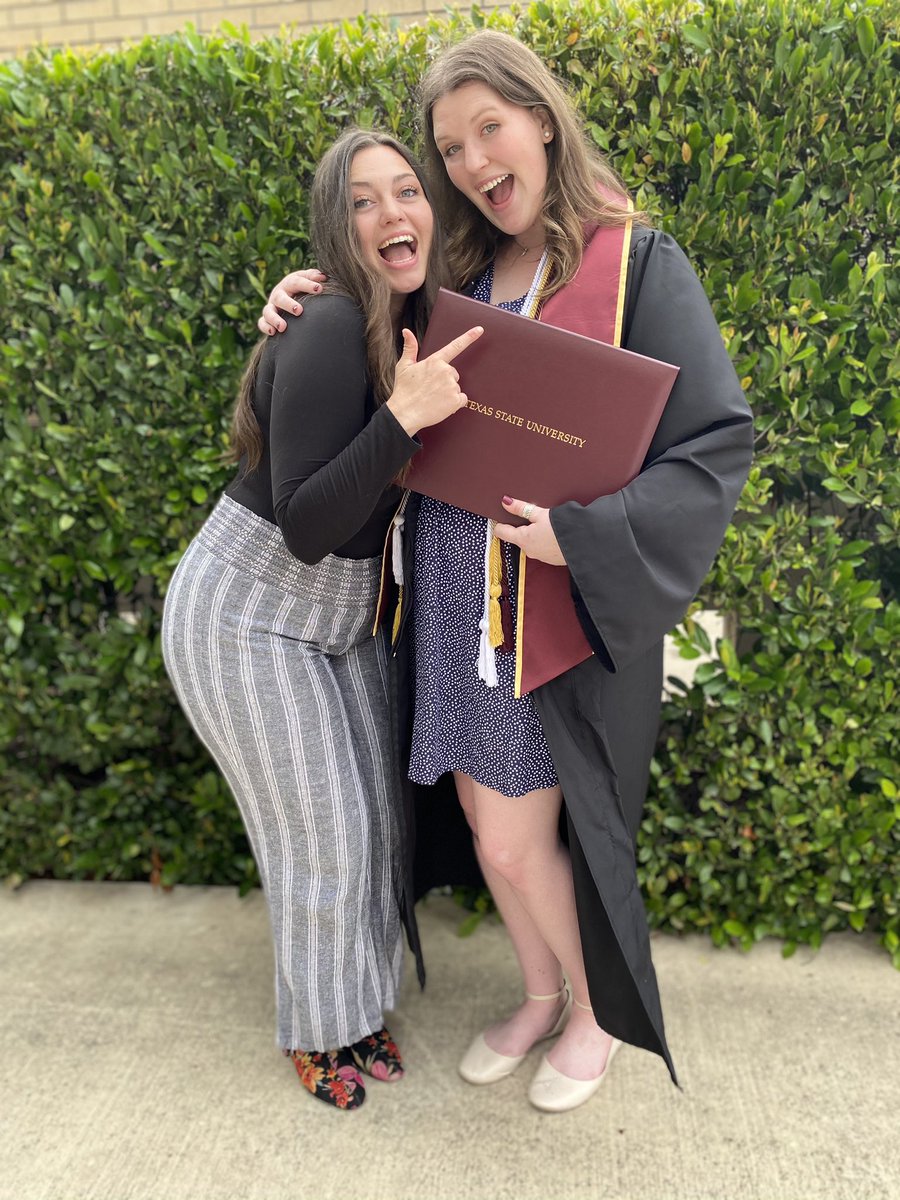 Jess_Stachew's tweet photo. -Double major in english and french✔️
-Minor in anthropology✔️
-Concentration in creative writing✔️
-French tutor for 2 years✔️
-Summa Cum Laude✔️
-Graduating with a job that’s moving me to France✔️

it’s been one hell of a ride #txst !! cheers to four wonderful years!🎉🥂 https://t.co/EB4bORnYbT
